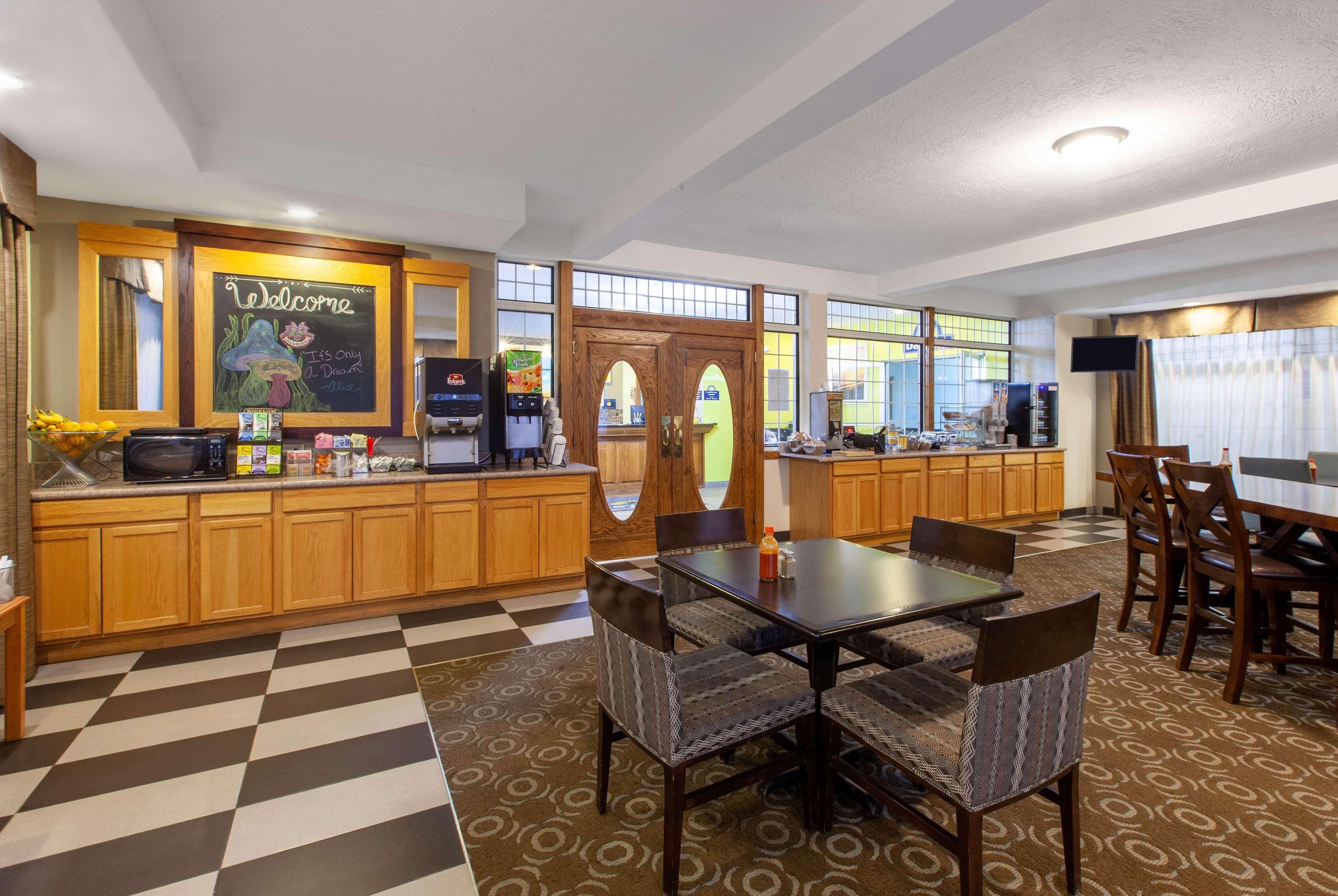 Days Inn By Wyndham Petoskey Dış mekan fotoğraf