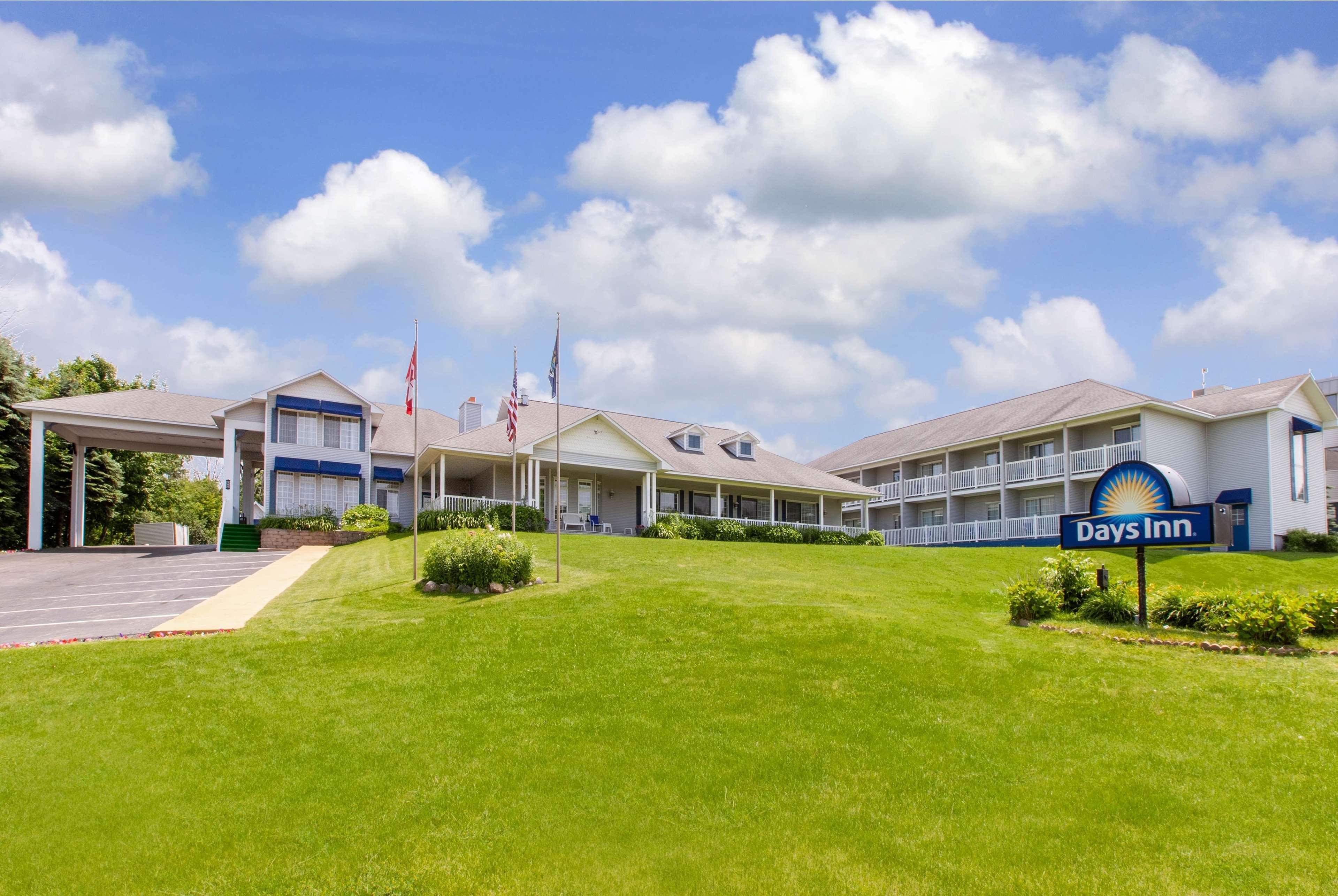 Days Inn By Wyndham Petoskey Dış mekan fotoğraf