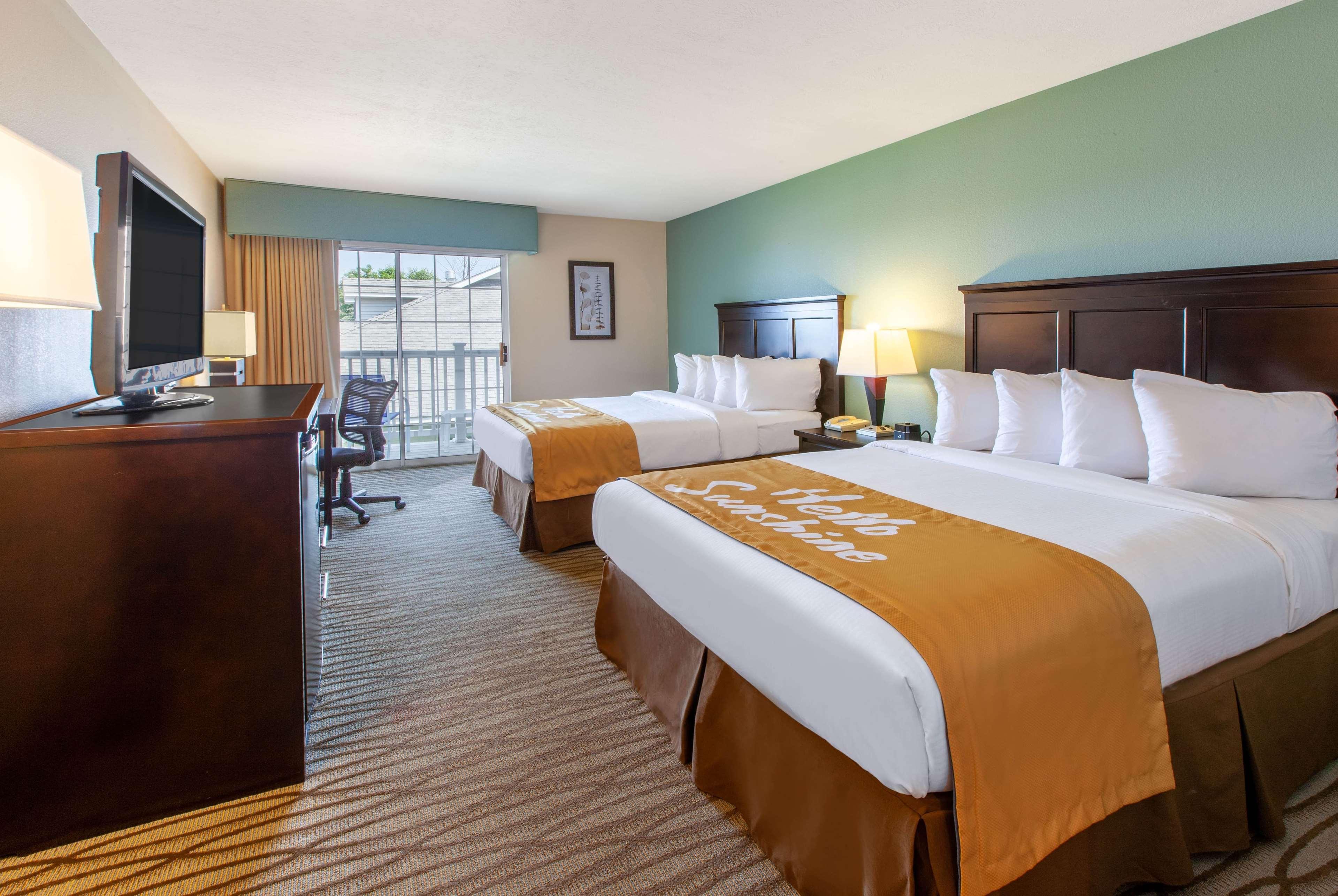 Days Inn By Wyndham Petoskey Dış mekan fotoğraf
