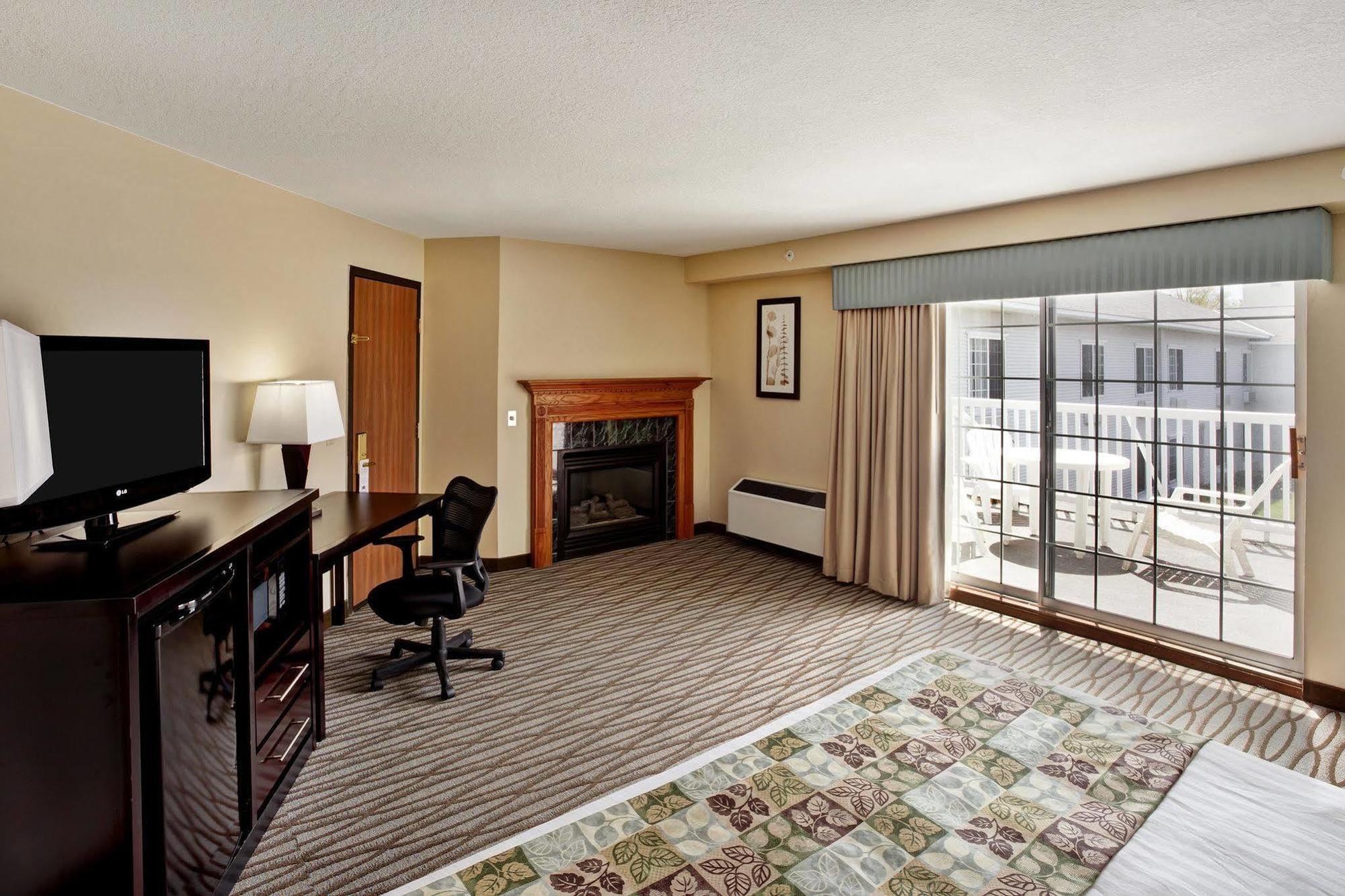 Days Inn By Wyndham Petoskey Dış mekan fotoğraf