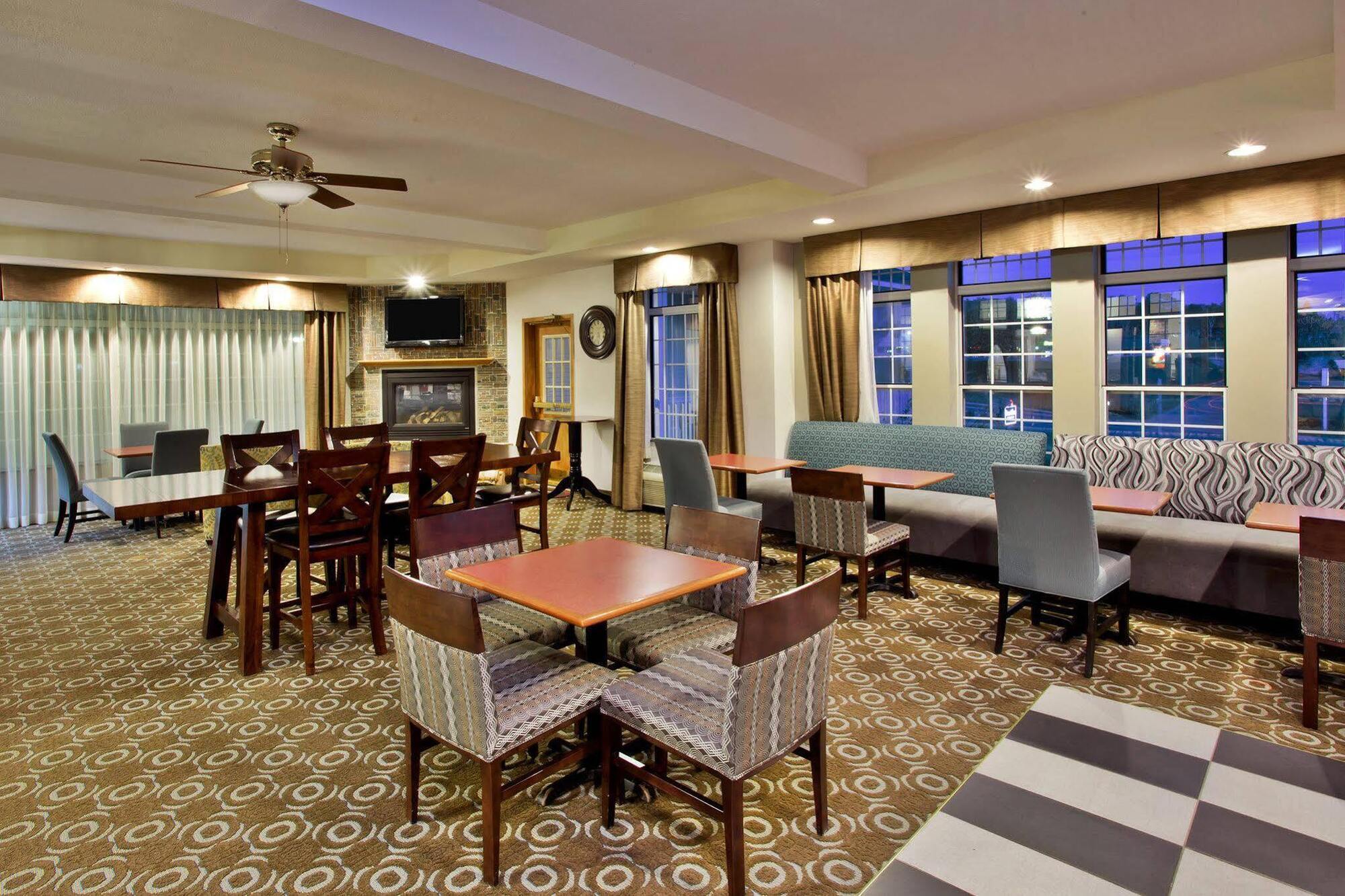 Days Inn By Wyndham Petoskey Dış mekan fotoğraf